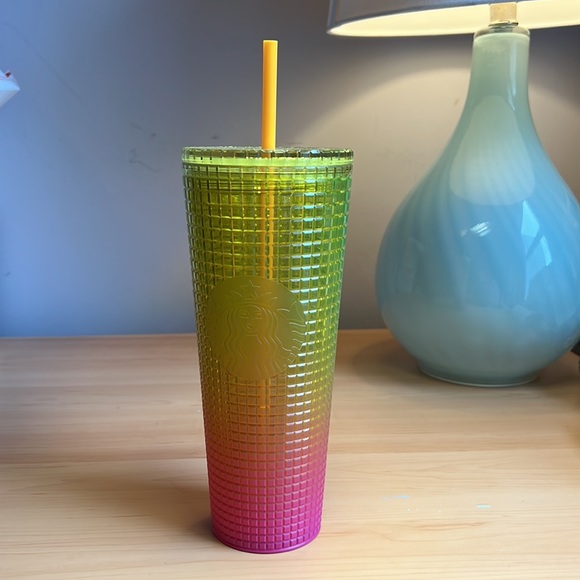 NWT Starbucks Strawberry Lemonade Ombre Disco Grid Summer 2022 Venti Tumbler - Picture 9 of 9